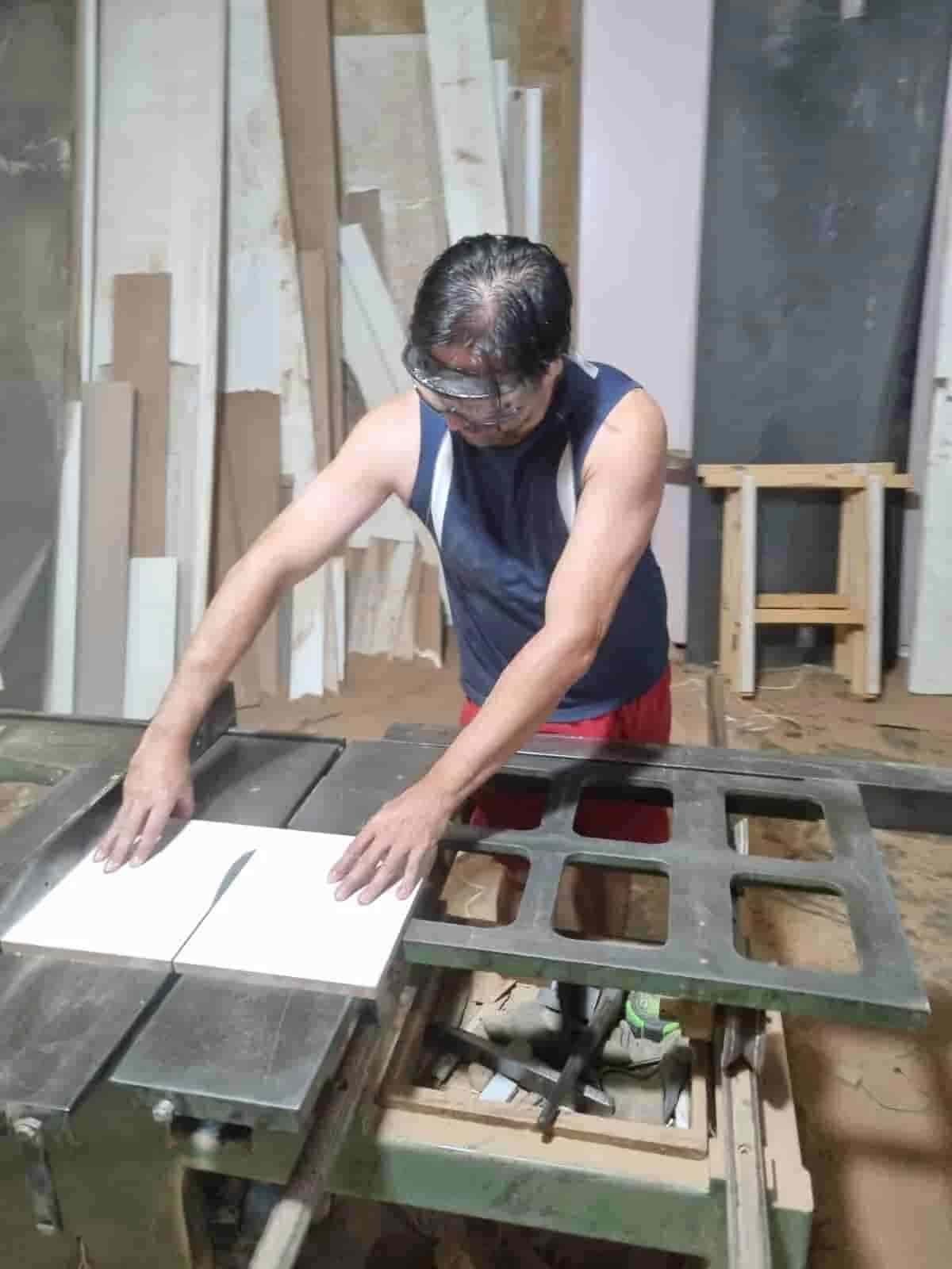 SkyTC Founder Valtersky operating a professional carpentry table saw